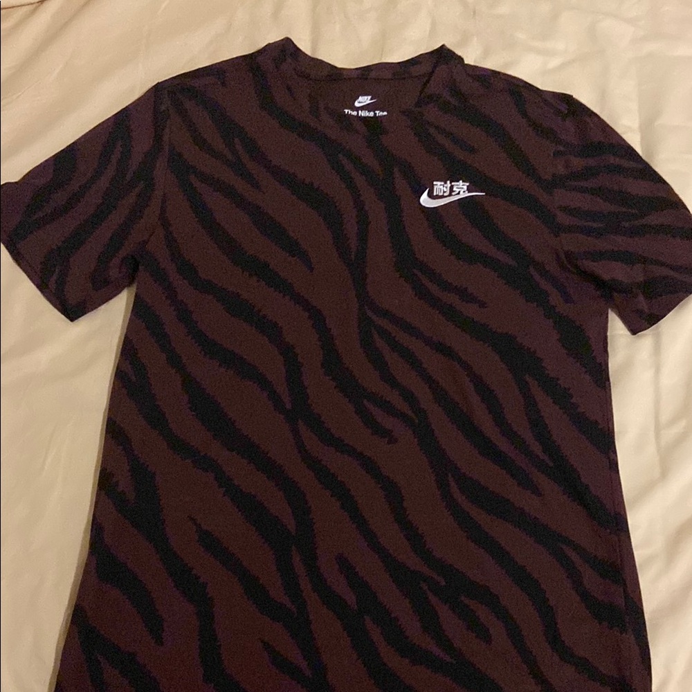 Nike Men's Maroon and Black T-Shirt